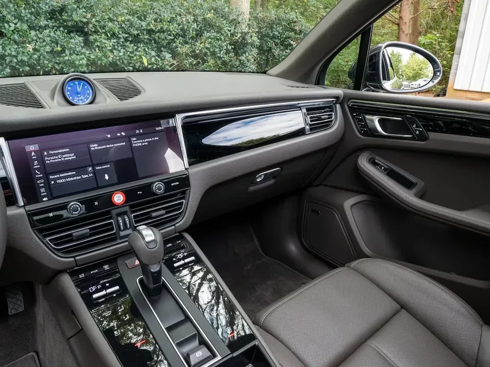 2024 Porsche Macan - Image 5 of 5