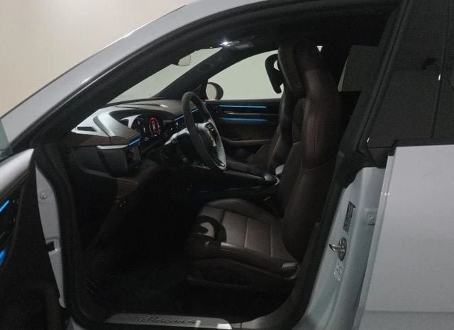 2024 Porsche Macan - Image 3 of 9