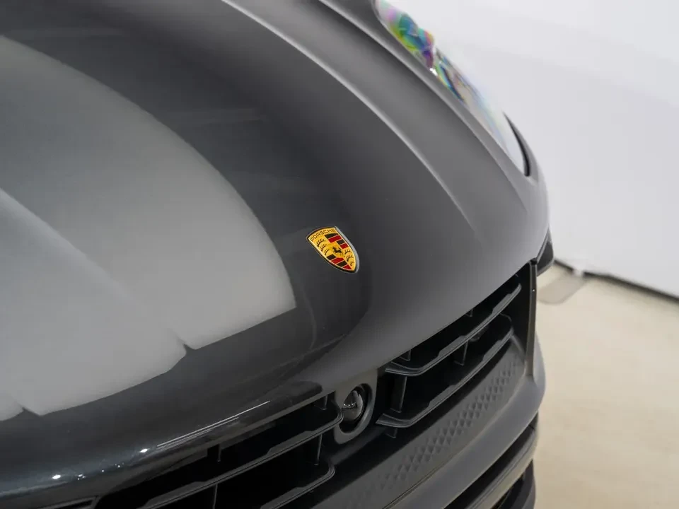 2024 Porsche Macan - Image 9 of 20