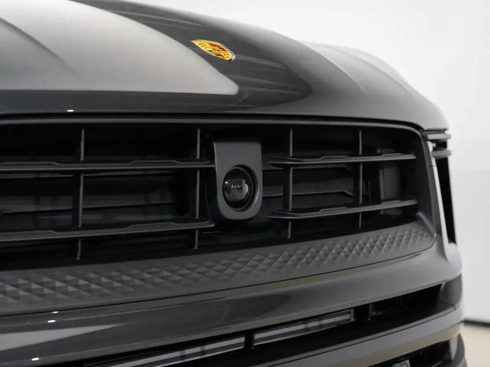2024 Porsche Macan - Image 3 of 20