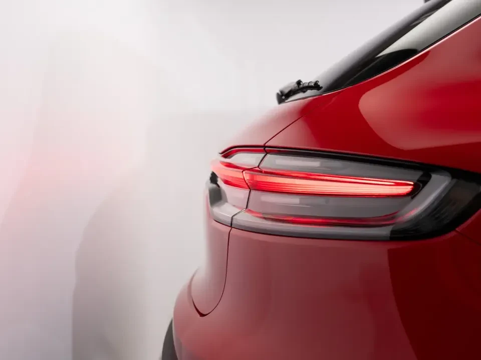 2024 Porsche Macan - Image 14 of 20