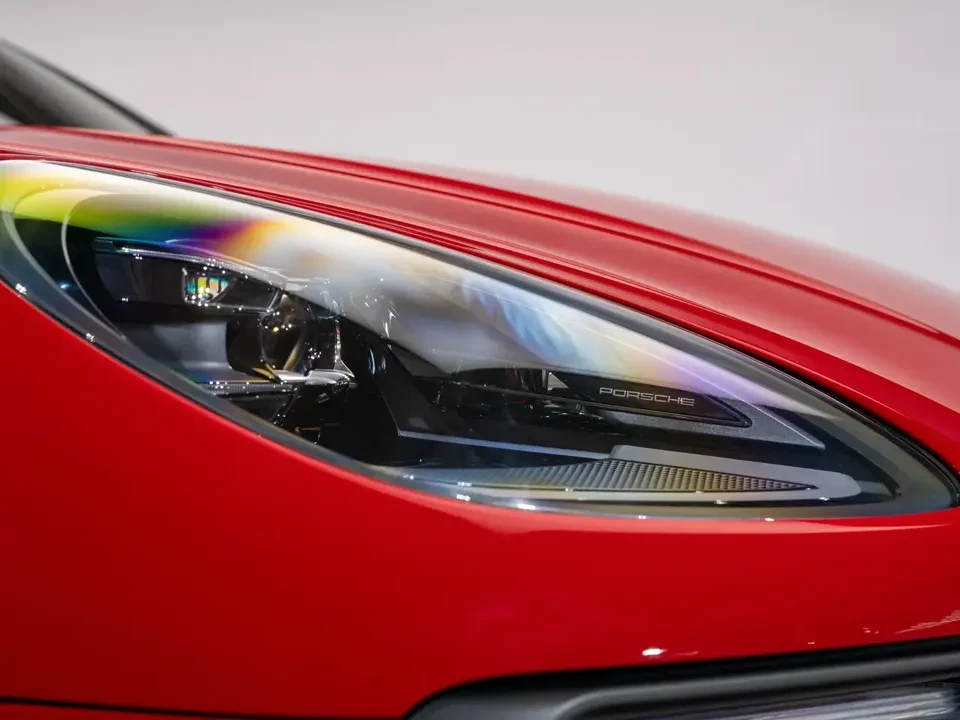 2024 Porsche Macan - Image 12 of 20