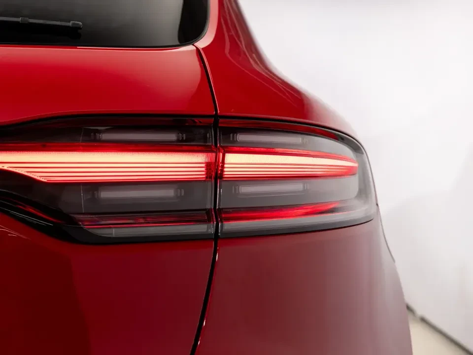 2024 Porsche Macan - Image 13 of 20