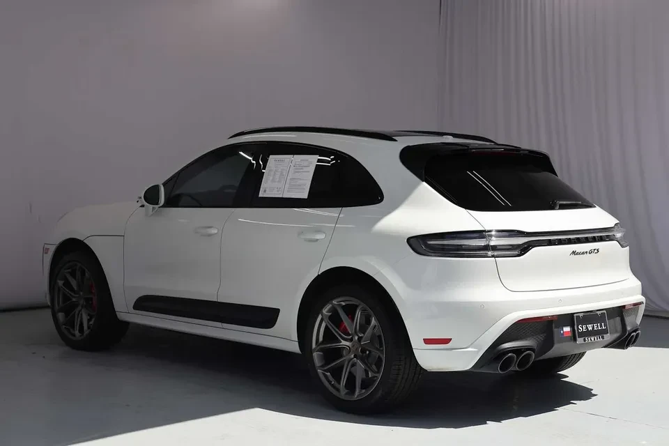 2024 Porsche Macan - Image 2 of 8