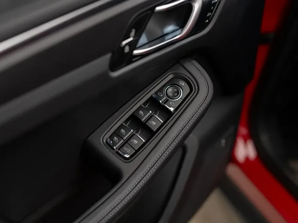 2024 Porsche Macan - Image 20 of 20