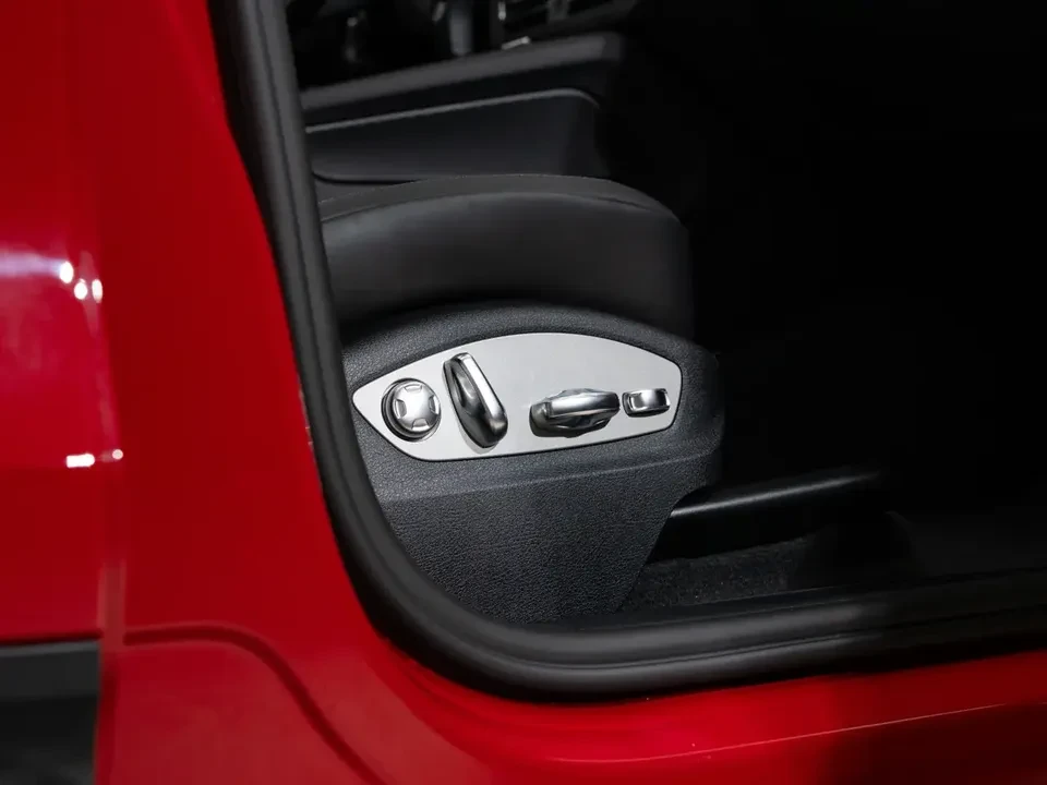 2024 Porsche Macan - Image 3 of 20