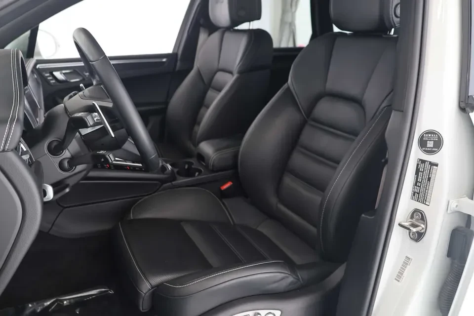 2024 Porsche Macan - Image 5 of 8