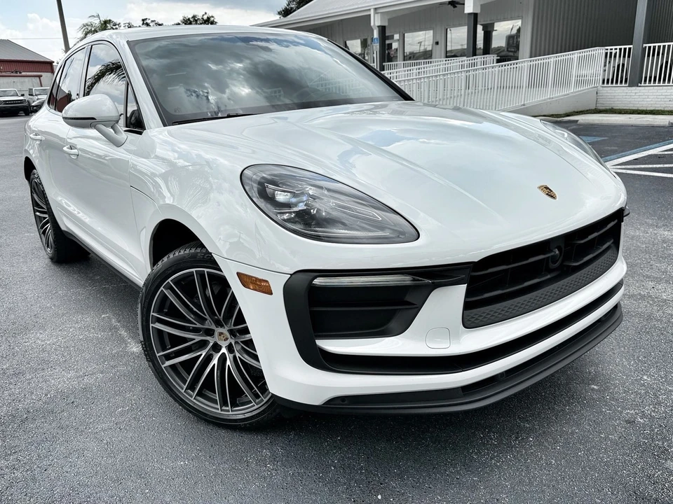 2024 Porsche Macan - Image 3 of 12