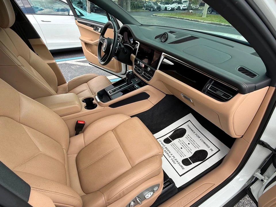 2024 Porsche Macan - Image 4 of 12