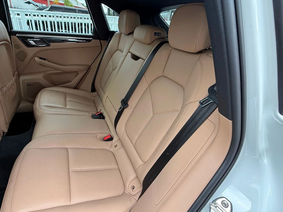 2024 Porsche Macan - Image 7 of 12