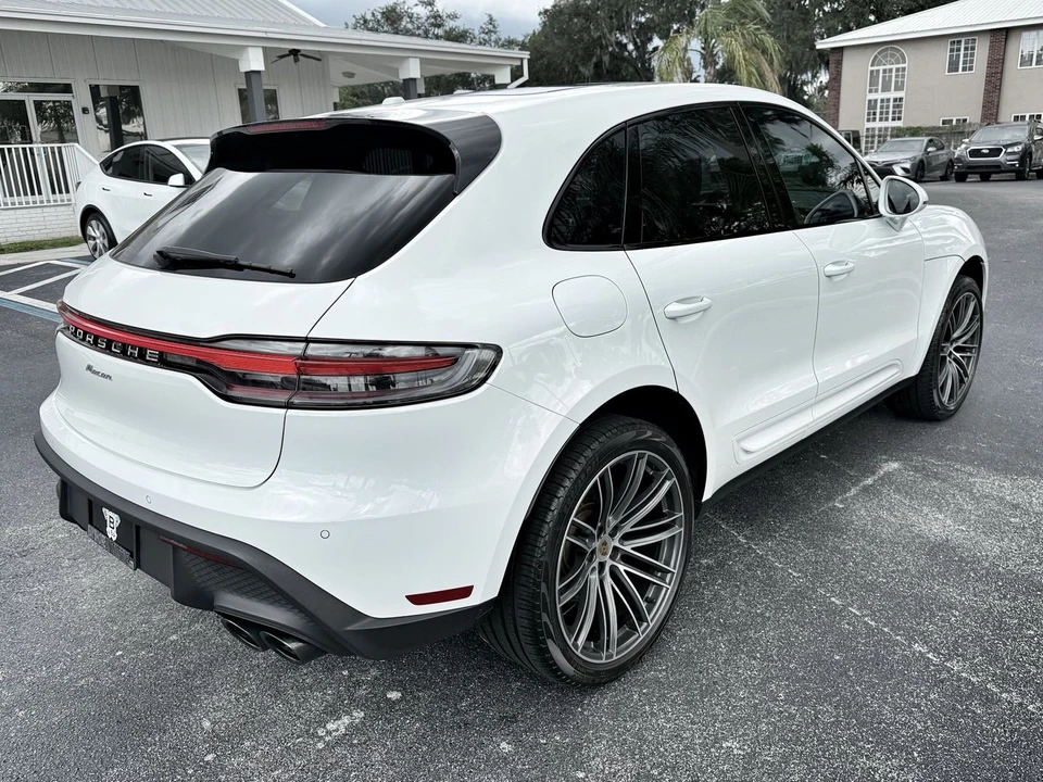 2024 Porsche Macan - Image 8 of 12