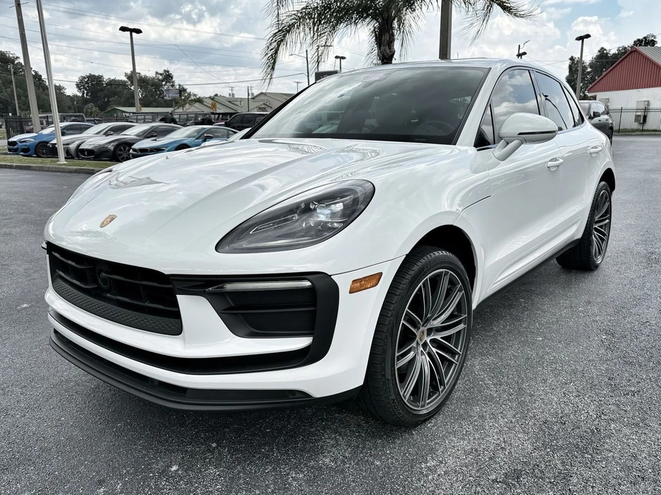 2024 Porsche Macan - Image 10 of 12