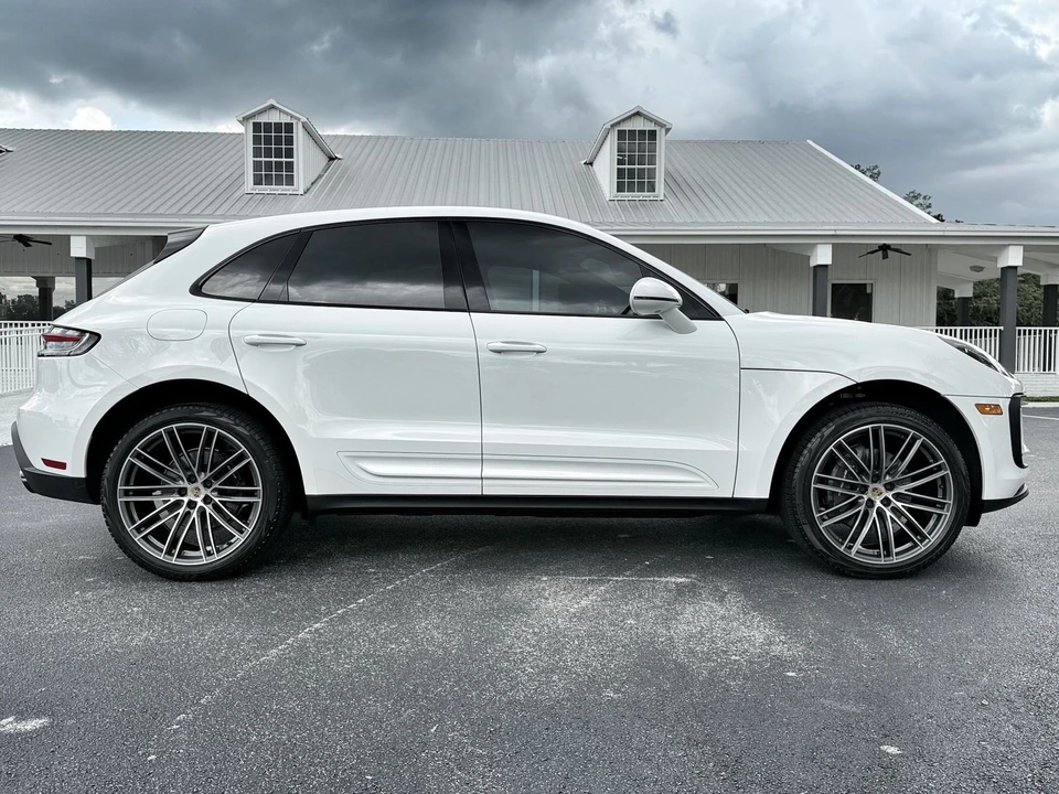 2024 Porsche Macan - Image 5 of 12