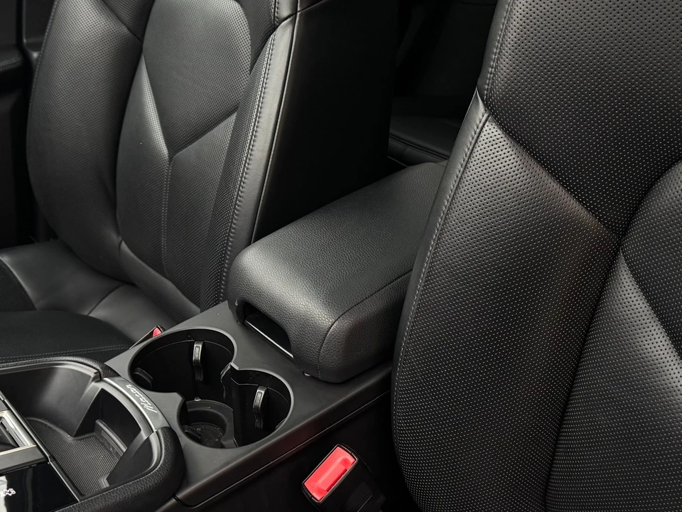 2024 Porsche Macan - Image 13 of 21