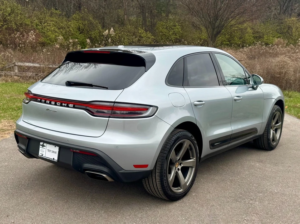 2024 Porsche Macan - Image 3 of 12