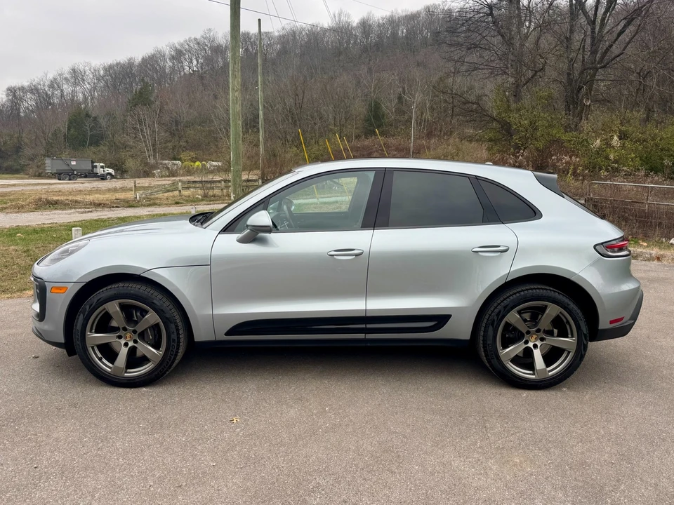 2024 Porsche Macan - Image 8 of 12