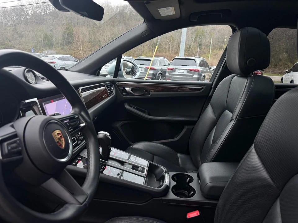 2024 Porsche Macan - Image 20 of 21
