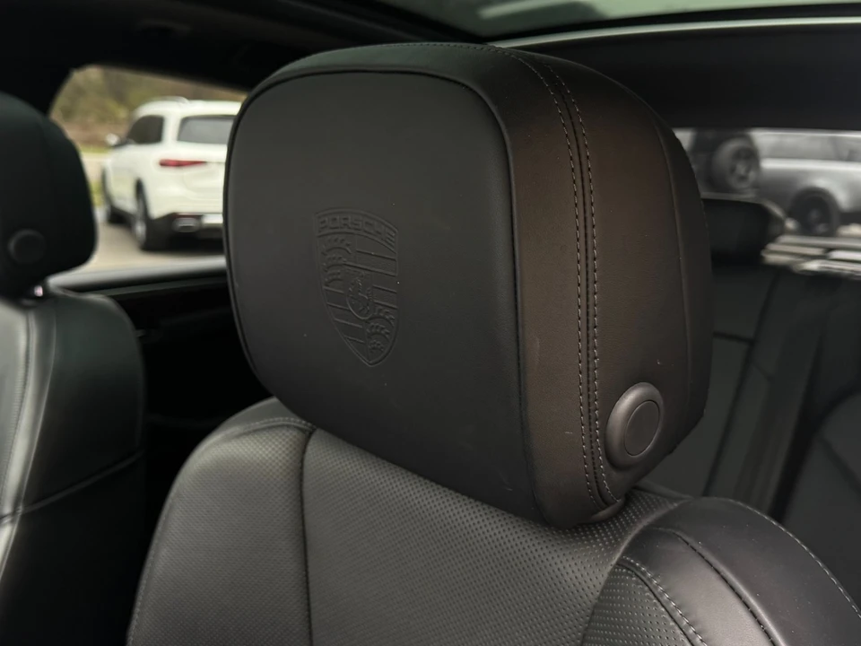 2024 Porsche Macan - Image 15 of 21