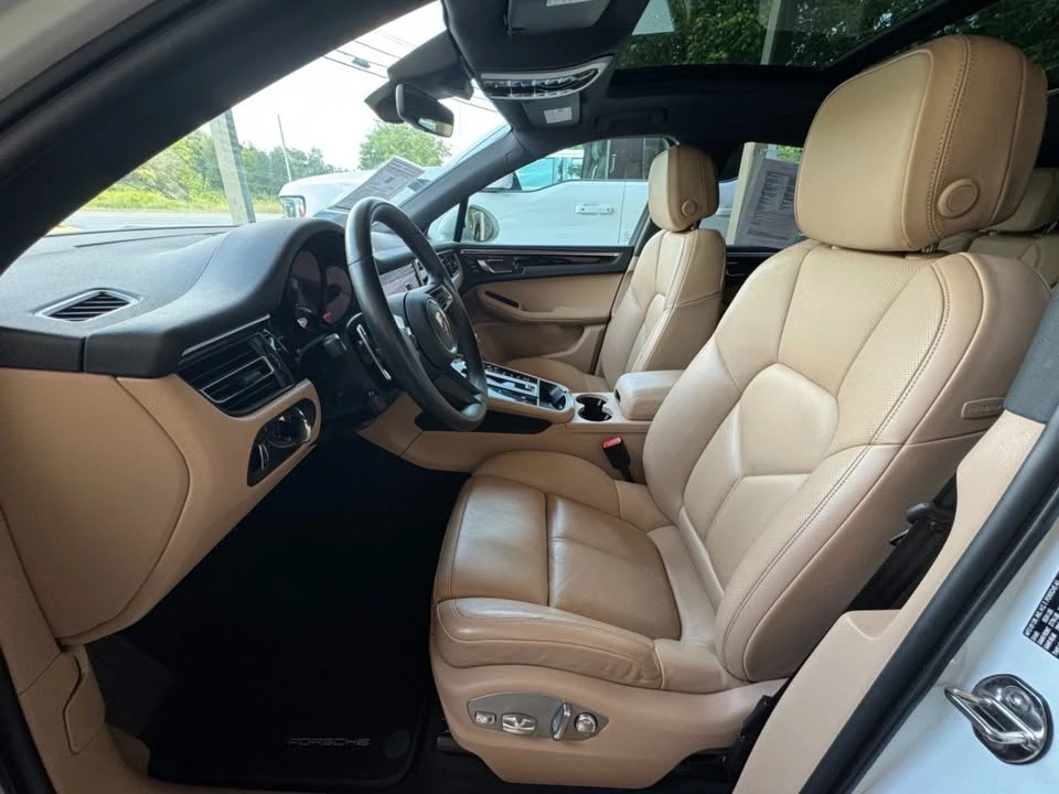 2024 Porsche Macan - Image 8 of 20