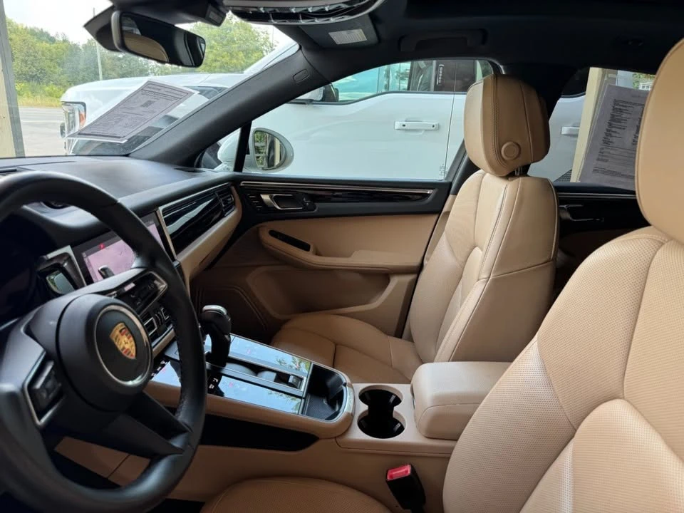 2024 Porsche Macan - Image 13 of 20