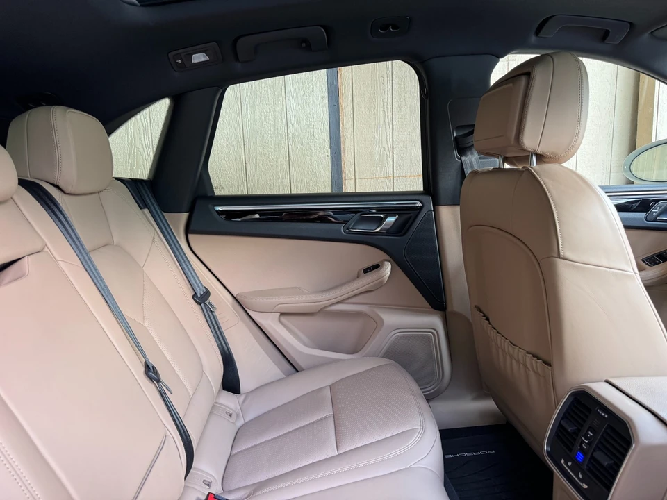 2024 Porsche Macan - Image 31 of 31