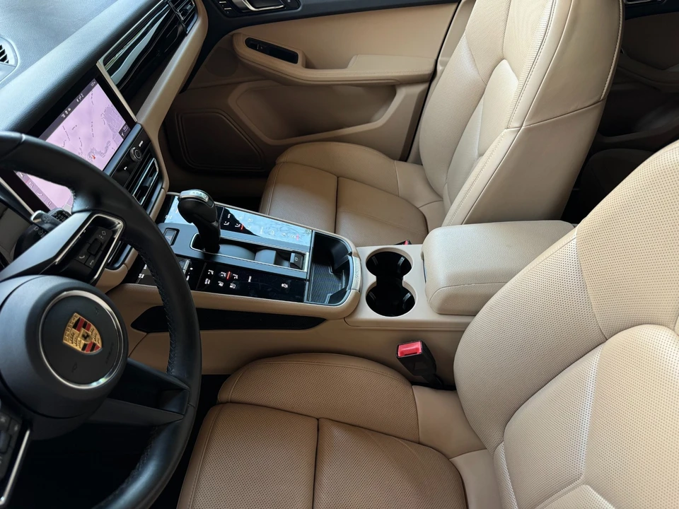 2024 Porsche Macan - Image 11 of 31