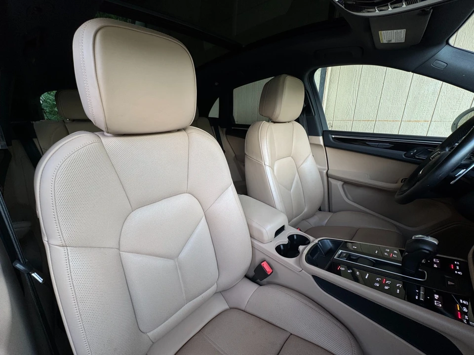 2024 Porsche Macan - Image 19 of 31