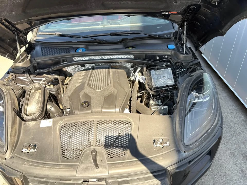 2024 Porsche Macan - Image 9 of 9