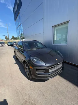 2024 Porsche Macan Premium Package Plus