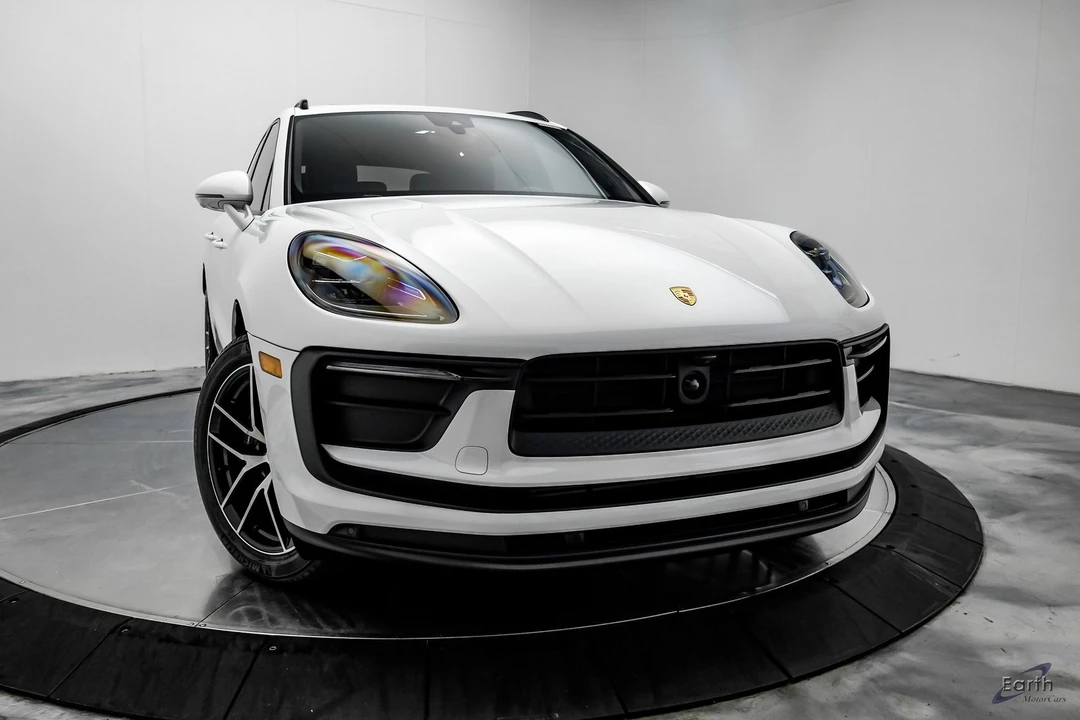 2024 Porsche Macan S - Image 20 of 21
