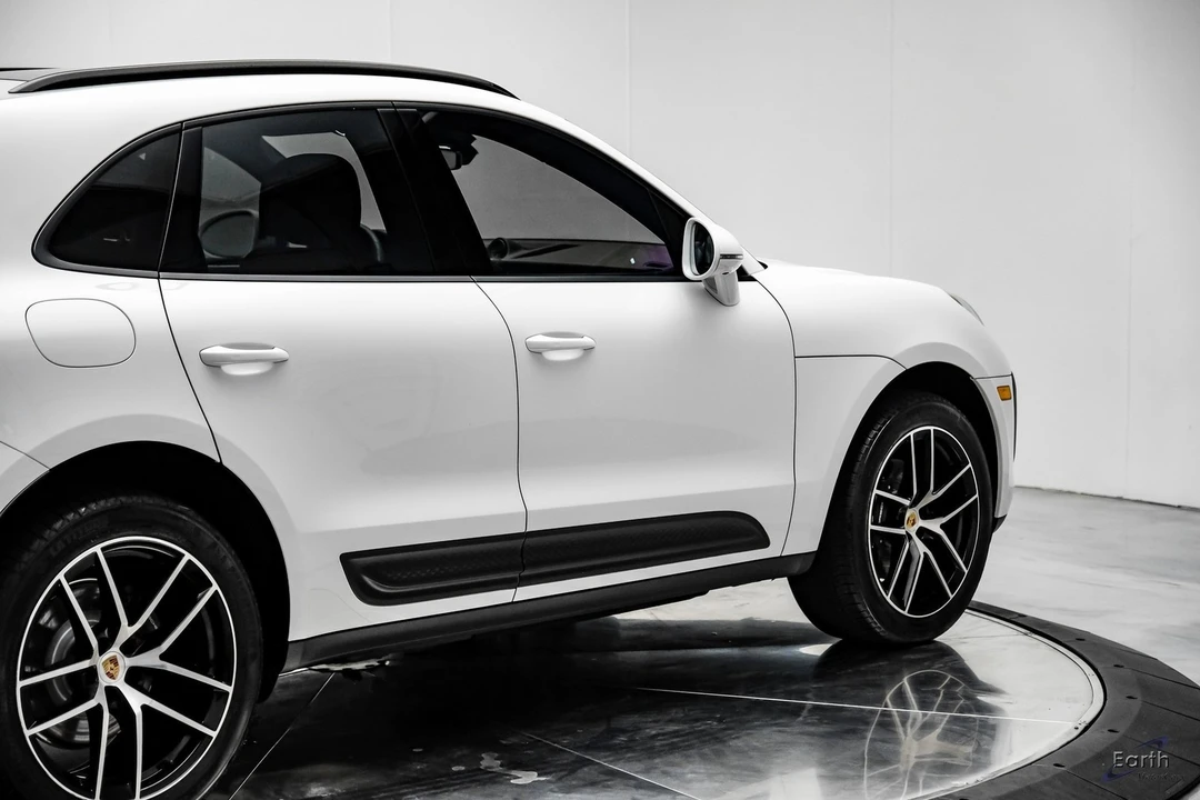2024 Porsche Macan S - Image 15 of 21