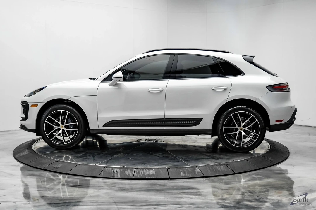 2024 Porsche Macan - Image 5 of 12