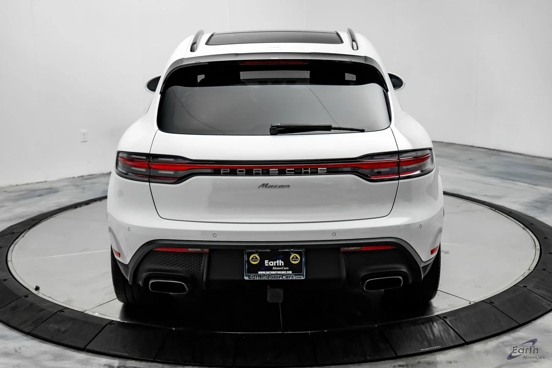 2024 Porsche Macan - Image 11 of 12