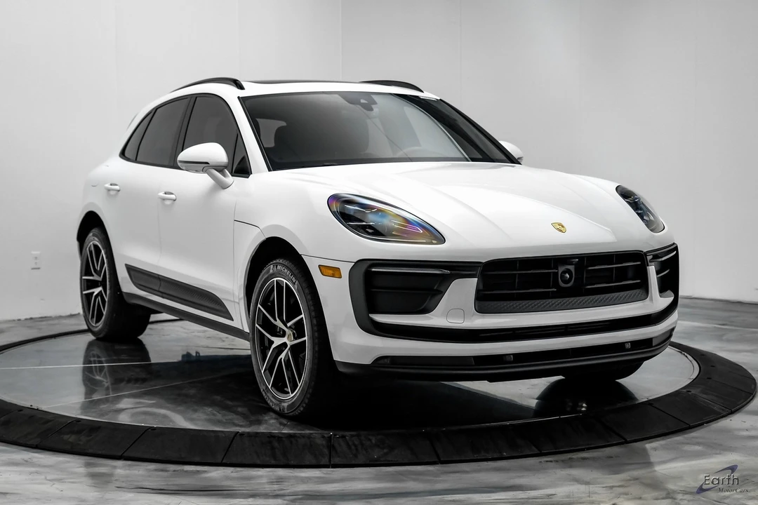 2024 Porsche Macan S - Image 19 of 21