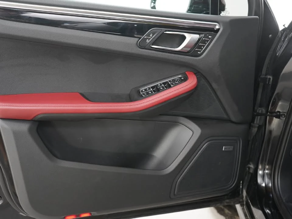 2024 Porsche Macan S - Image 18 of 20