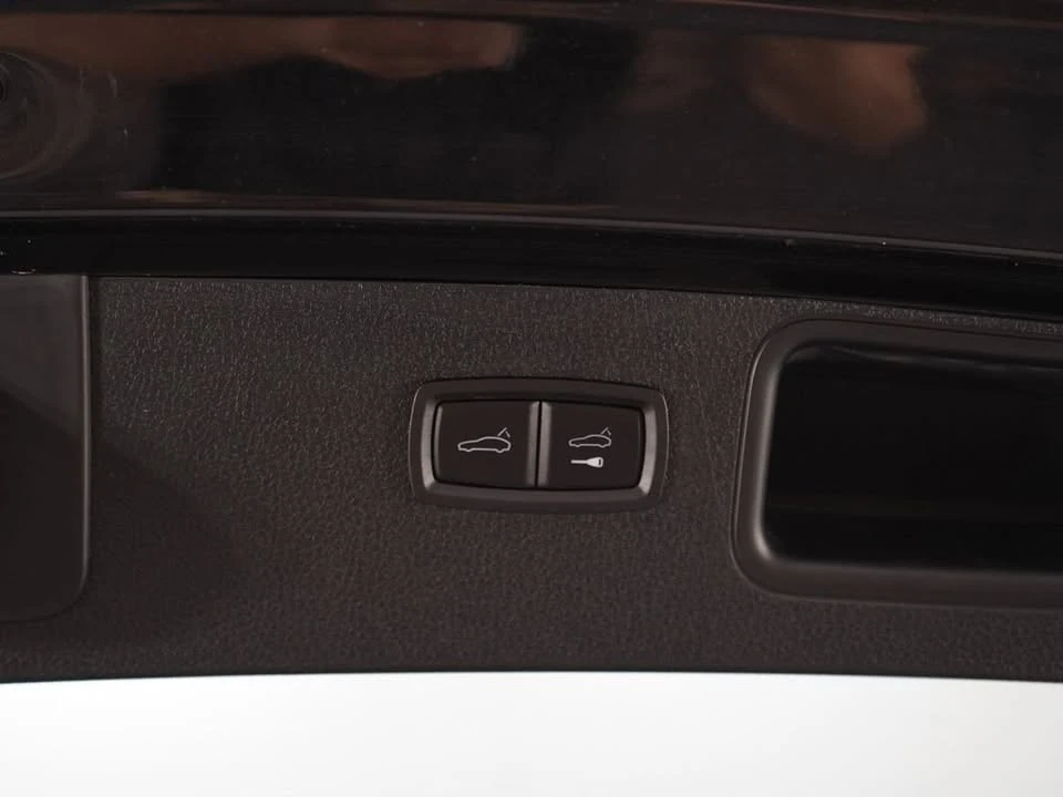 2024 Porsche Macan S - Image 16 of 20