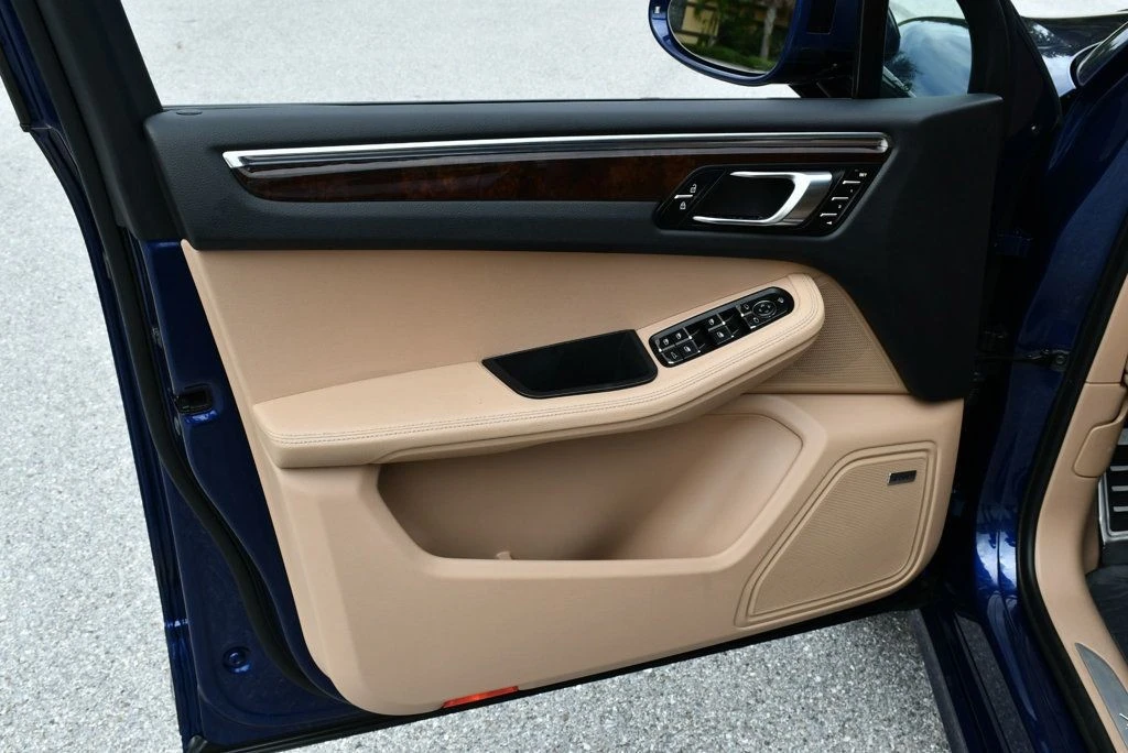 2024 Porsche Macan S - Image 11 of 31
