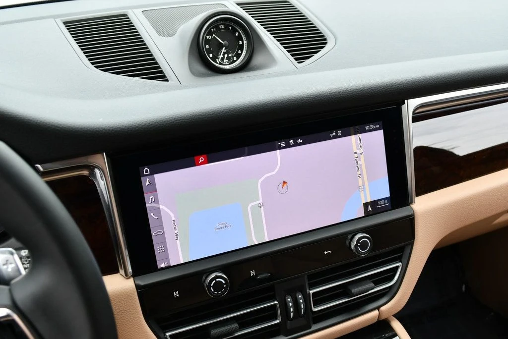 2024 Porsche Macan S - Image 13 of 31