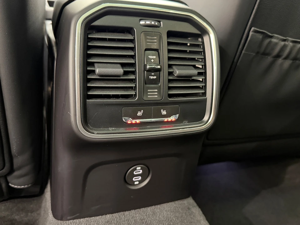 2024 Porsche Macan S - Image 18 of 31
