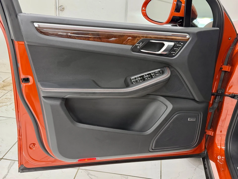 2024 Porsche Macan S - Image 23 of 31
