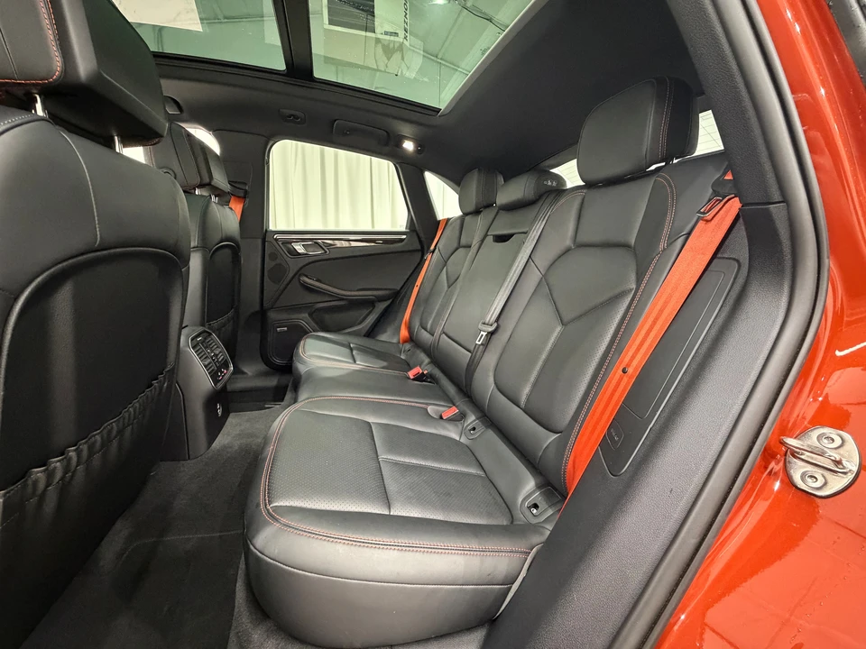 2024 Porsche Macan S - Image 17 of 31