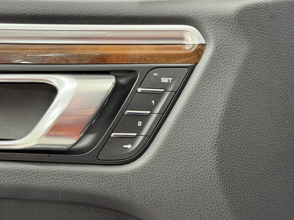 2024 Porsche Macan S - Image 25 of 31