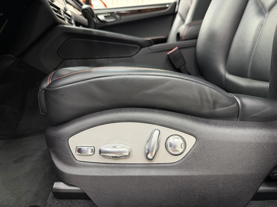 2024 Porsche Macan S - Image 29 of 31