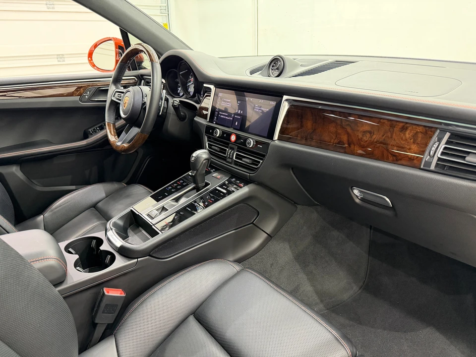 2024 Porsche Macan S - Image 21 of 31