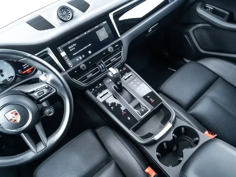 2024 Porsche Macan S - Image 15 of 20