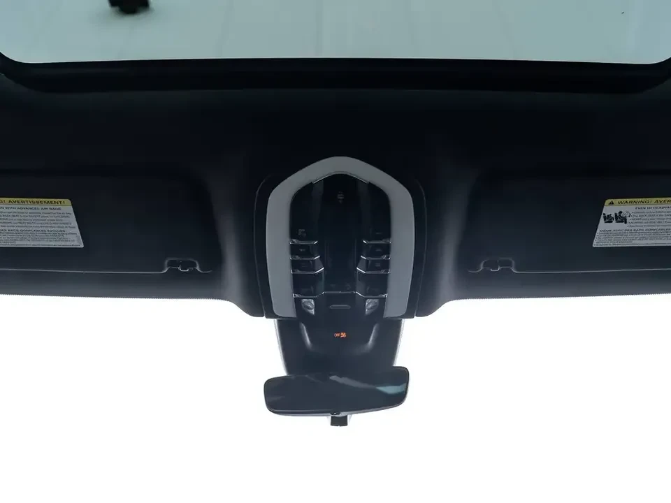 2024 Porsche Macan S - Image 18 of 20