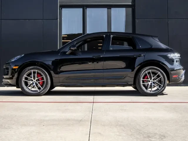 2024 Porsche Macan S - Image 2 of 7