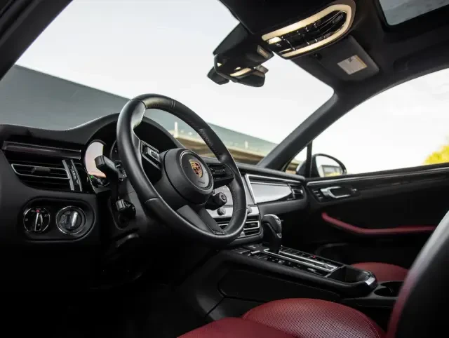 2024 Porsche Macan S - Image 4 of 7