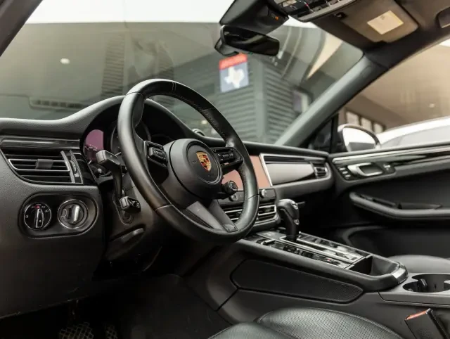 2024 Porsche Macan S - Image 4 of 9