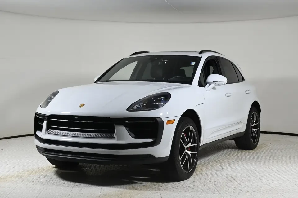 2024 Porsche Macan S - Image 11 of 13